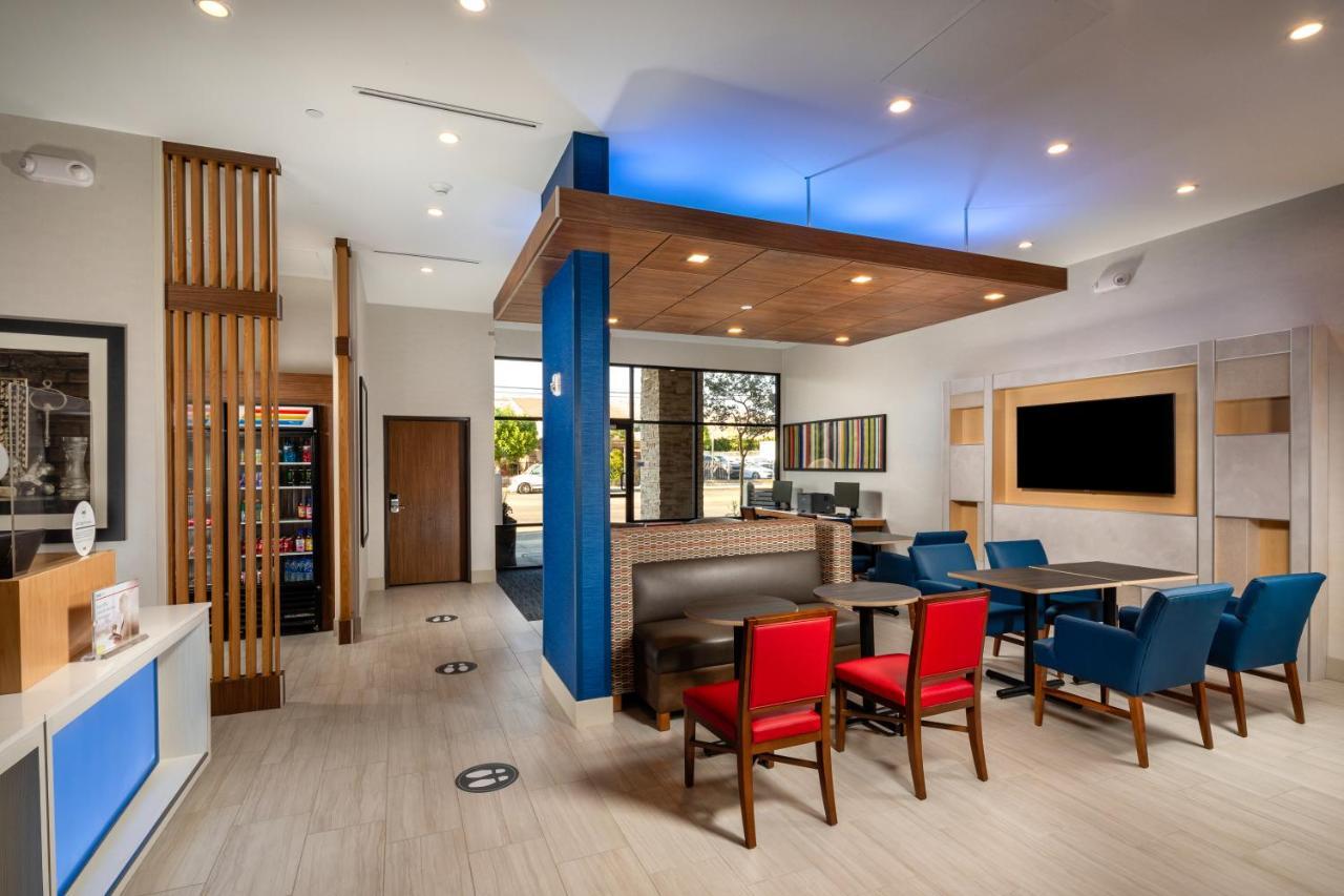 Holiday Inn Express & Suites Chatsworth By Ihg Los Ángeles Exterior foto