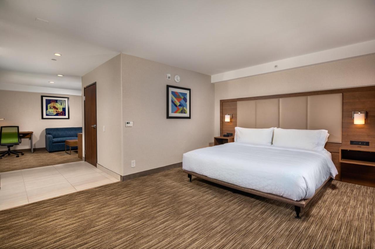 Holiday Inn Express & Suites Chatsworth By Ihg Los Ángeles Exterior foto