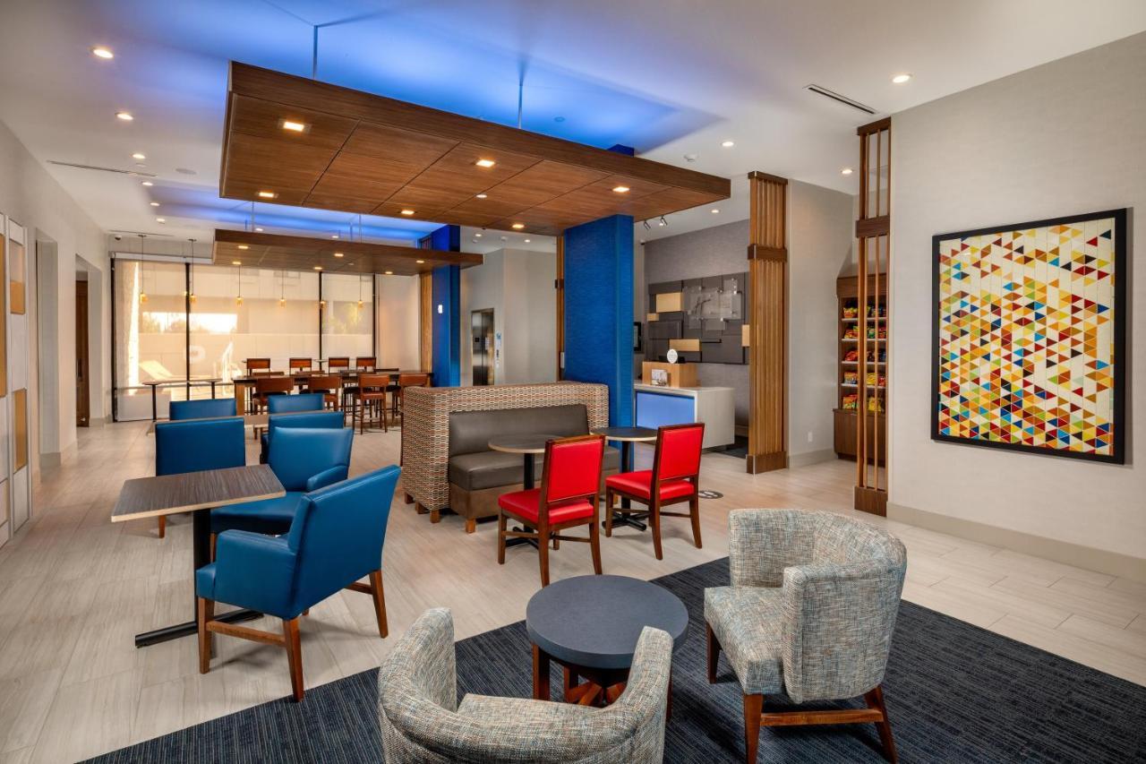 Holiday Inn Express & Suites Chatsworth By Ihg Los Ángeles Exterior foto