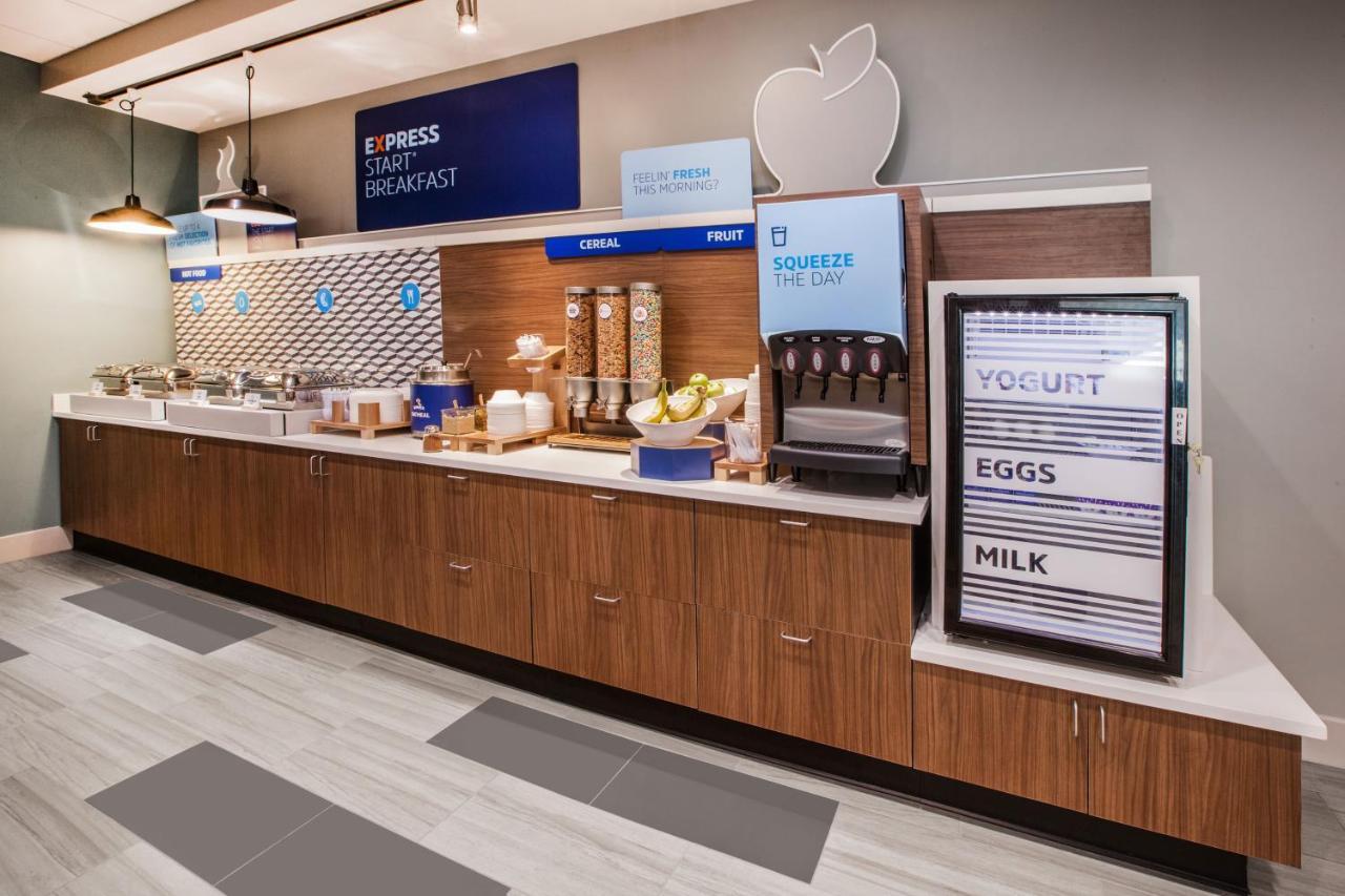 Holiday Inn Express & Suites Chatsworth By Ihg Los Ángeles Exterior foto
