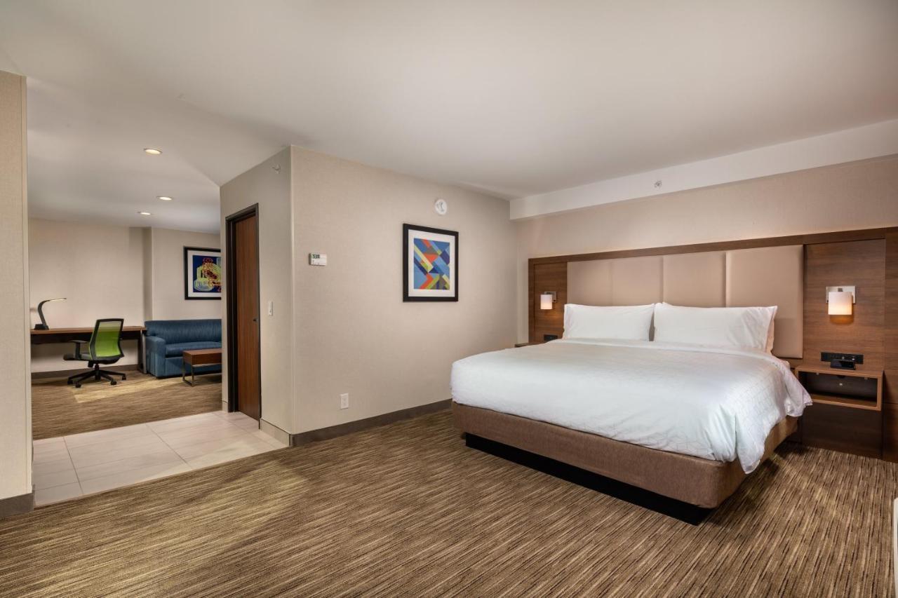 Holiday Inn Express & Suites Chatsworth By Ihg Los Ángeles Exterior foto