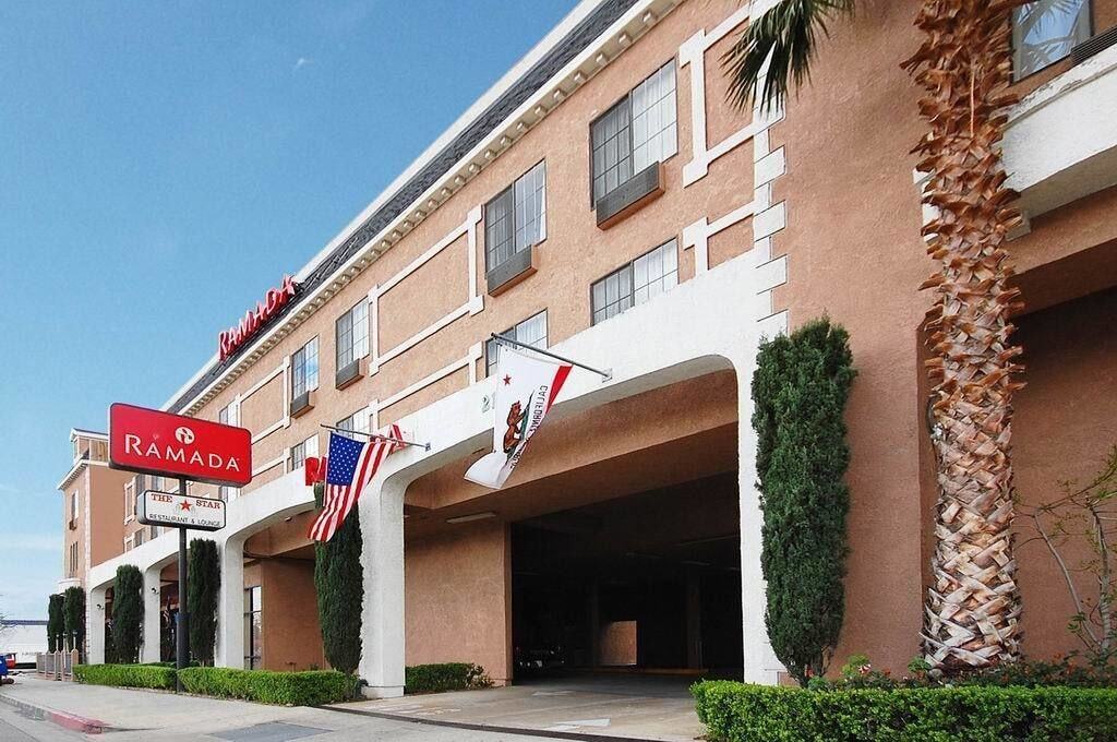 Holiday Inn Express & Suites Chatsworth By Ihg Los Ángeles Exterior foto