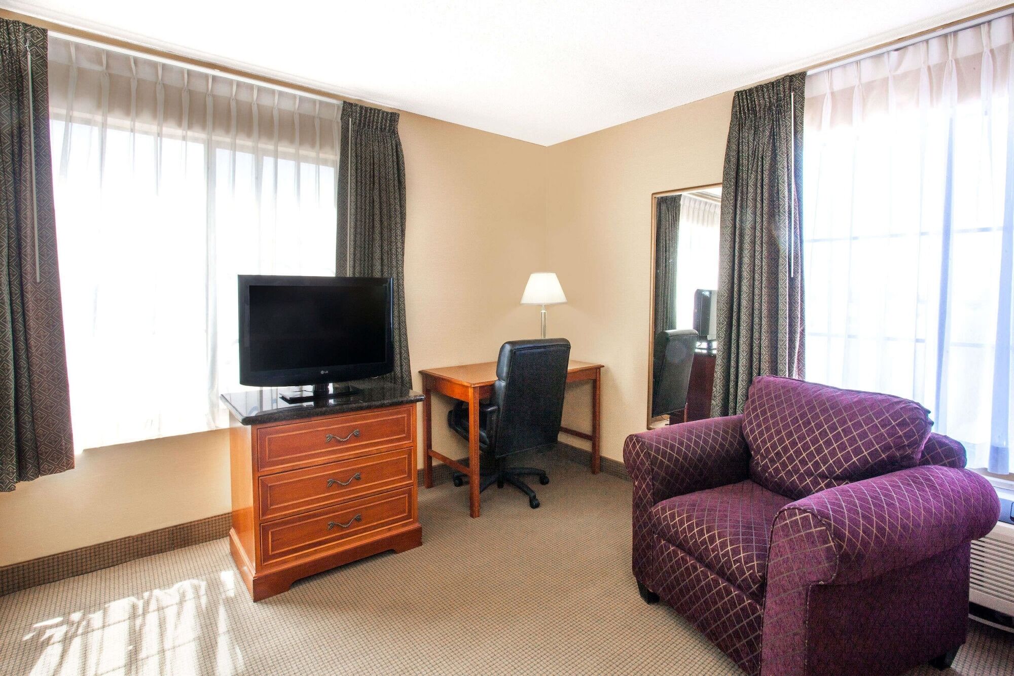 Holiday Inn Express & Suites Chatsworth By Ihg Los Ángeles Exterior foto