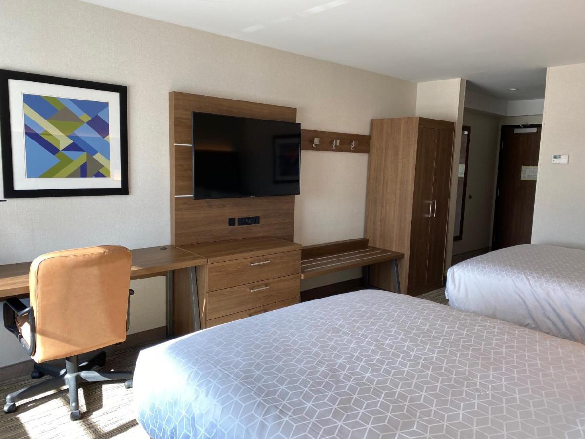 Holiday Inn Express & Suites Chatsworth By Ihg Los Ángeles Exterior foto